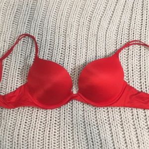 Victoria’s Secret very sexy push up water bra 34b